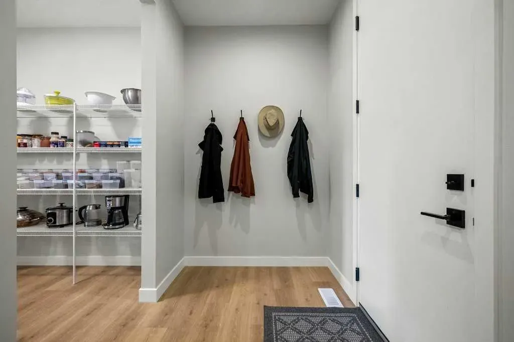 325 Grayling Manor