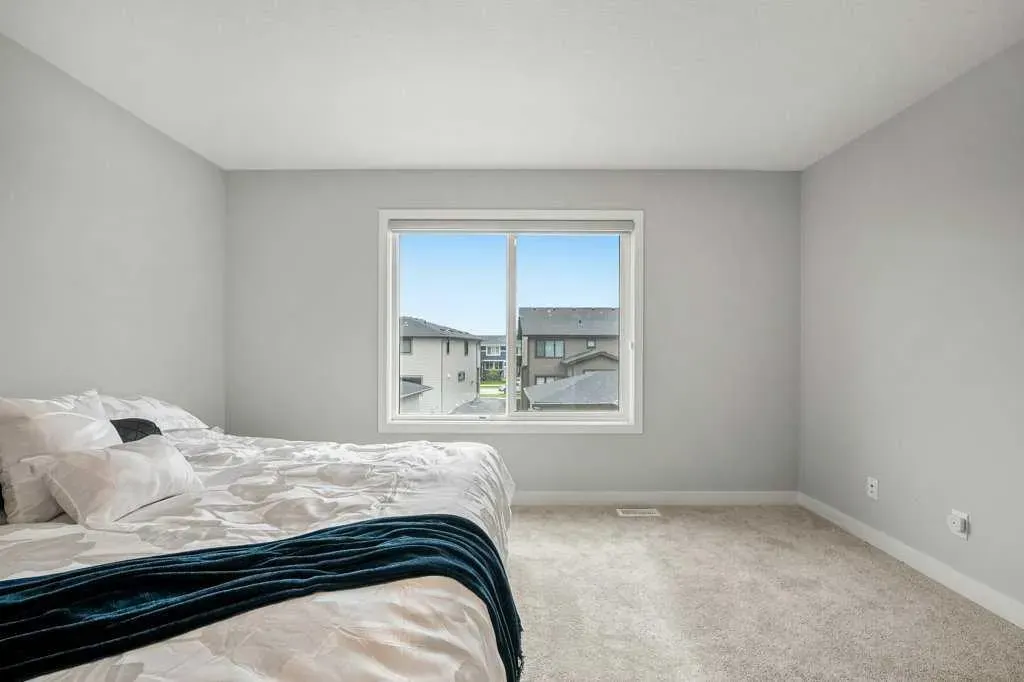 325 Grayling Manor