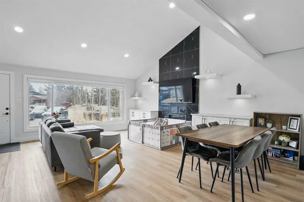 131 Deer Park Place SE