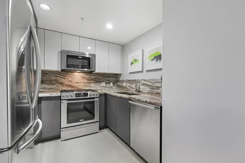 519 Riverfront Avenue SE, #1102