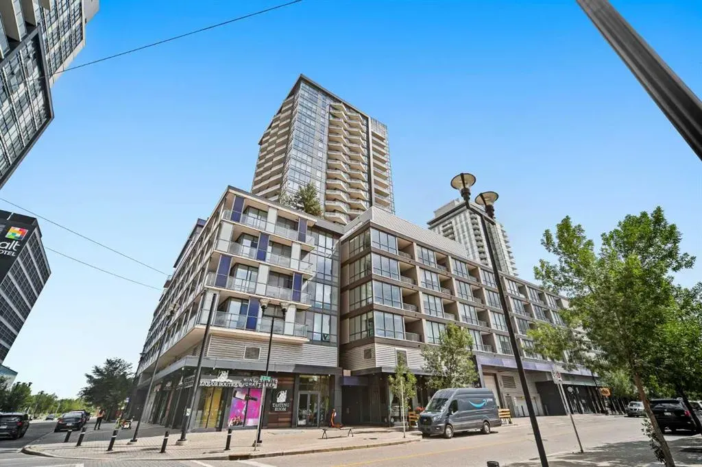 615 6 Avenue SE, #210
