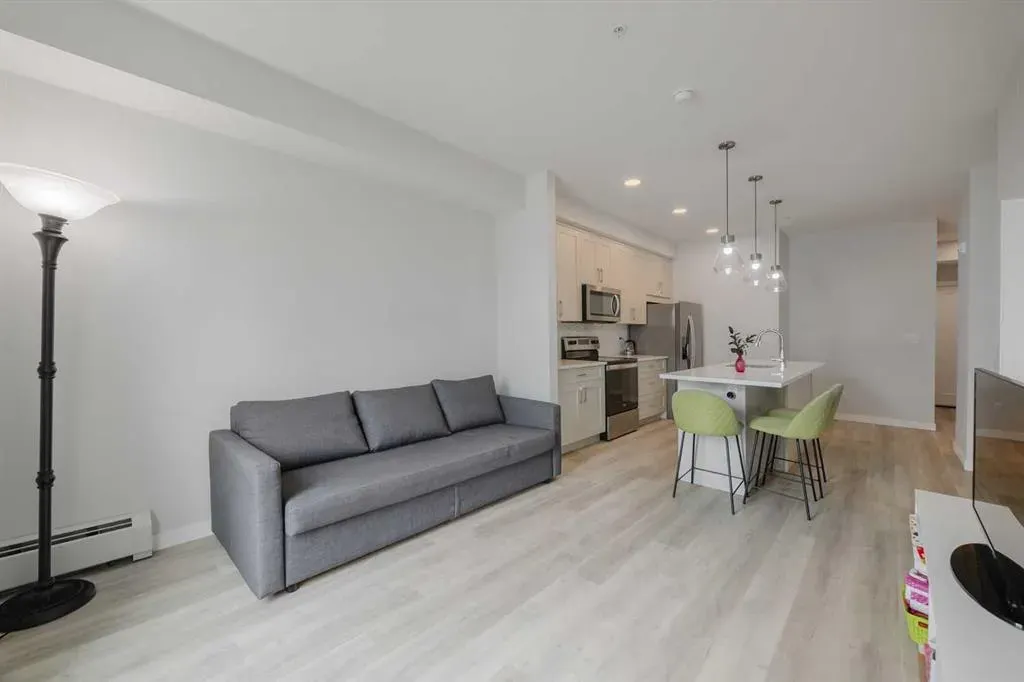 200 Shawnee Square SW, #102