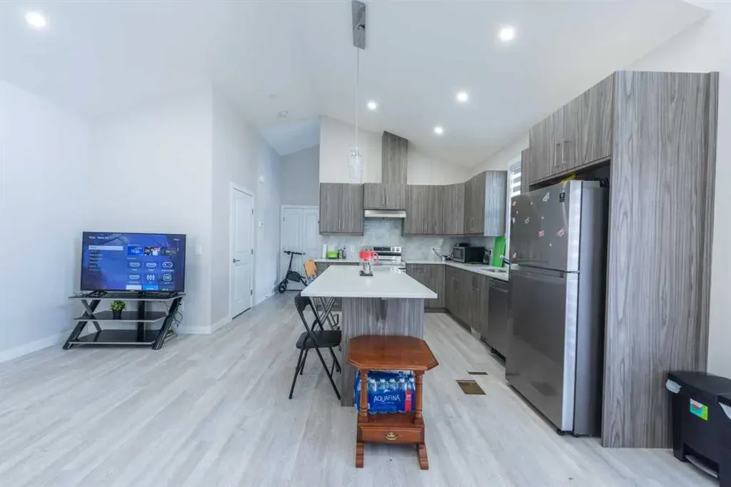 41 7 Avenue SE, #6