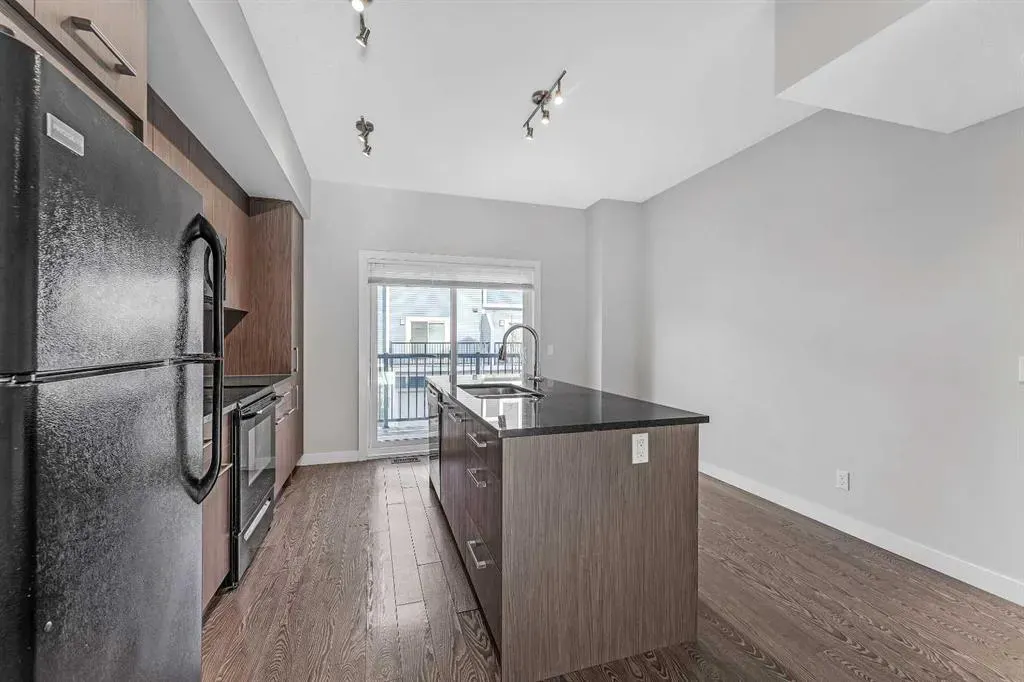 6 Stonehouse Crescent NW