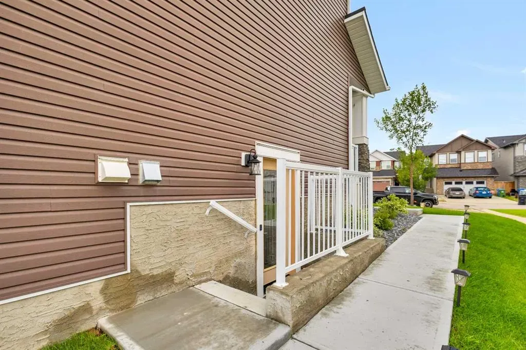 74 Nolanfield Court NW