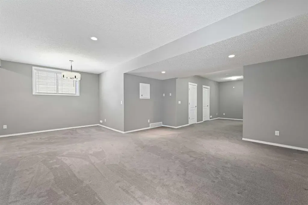 72 Nolanlake View NW