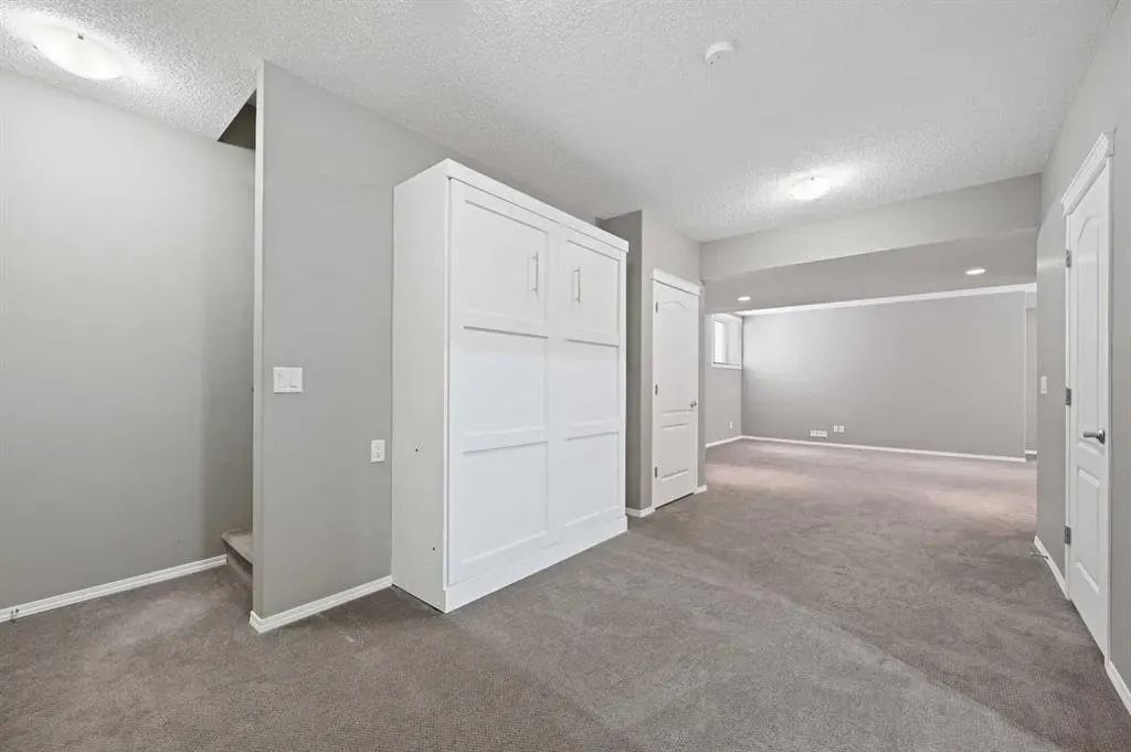 72 Nolanlake View NW