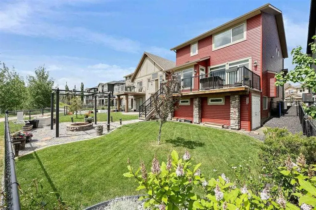72 Nolanlake View NW