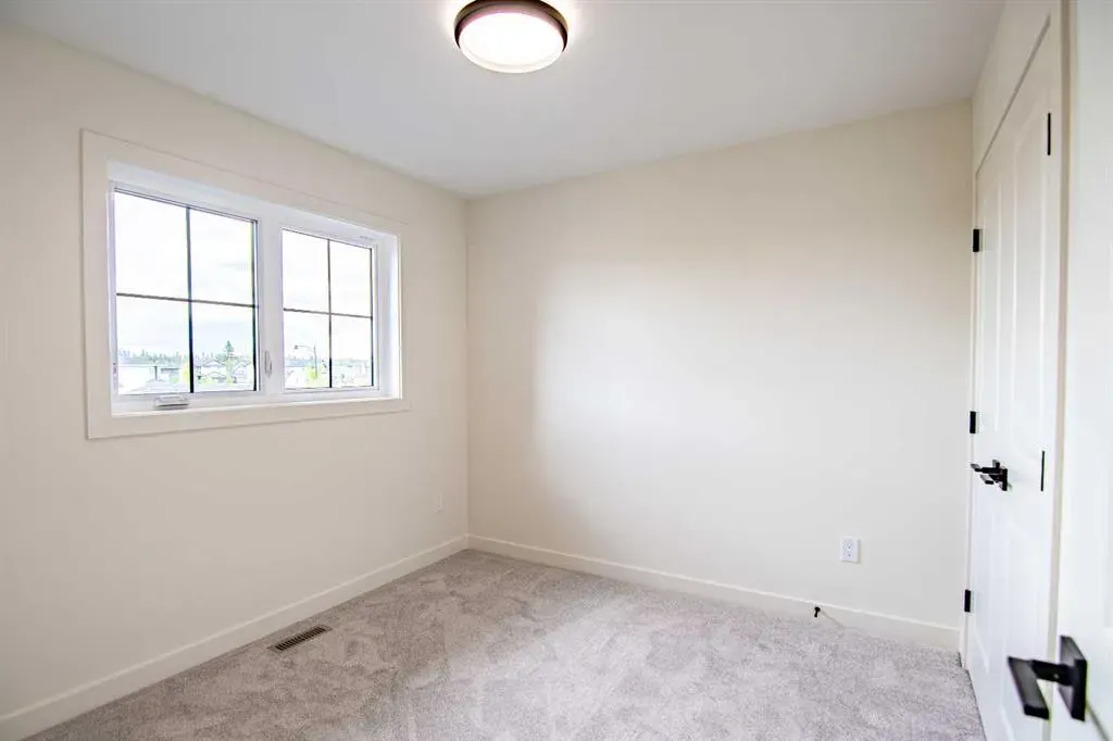 39 Eaton Crescent