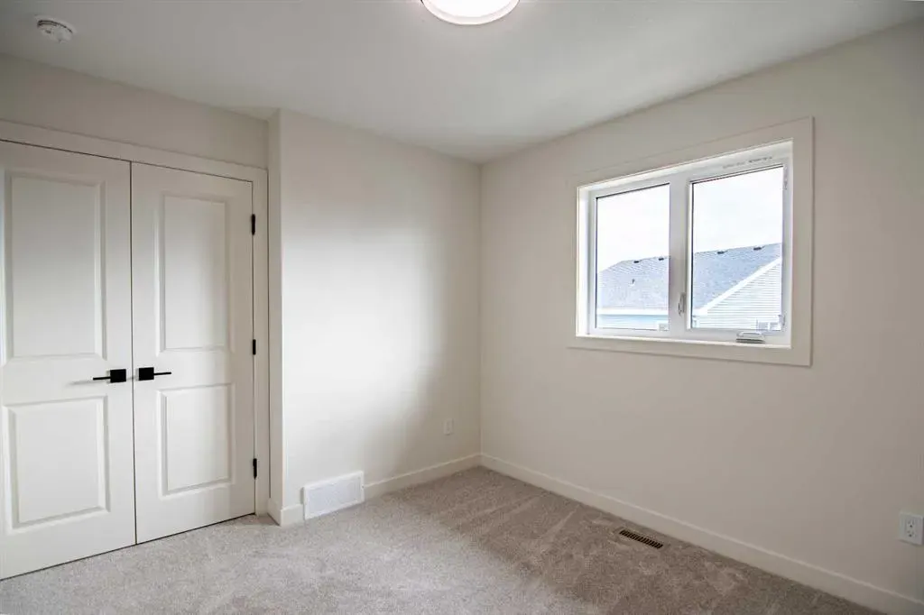 39 Eaton Crescent
