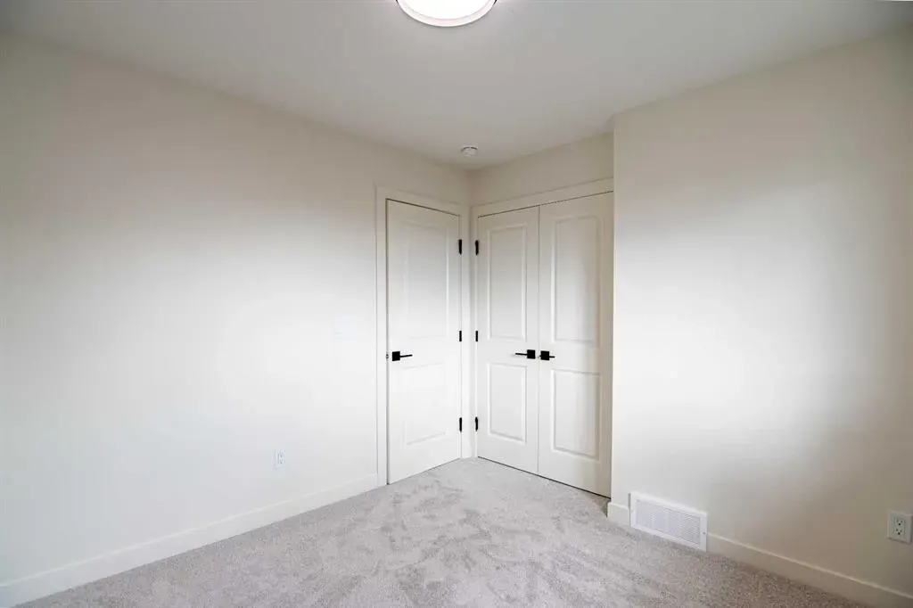 39 Eaton Crescent