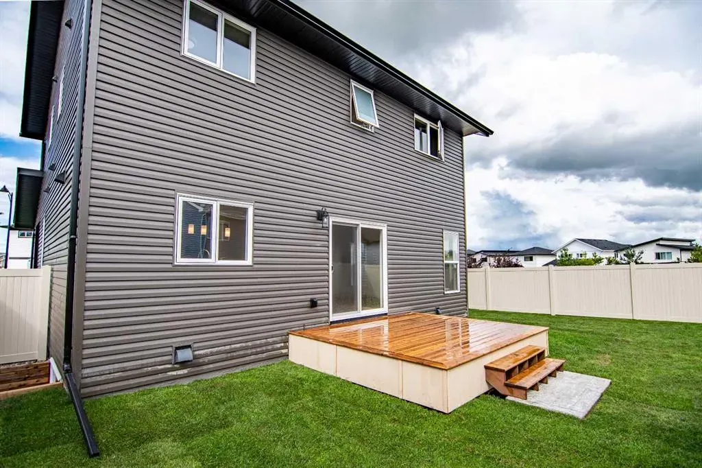 39 Eaton Crescent