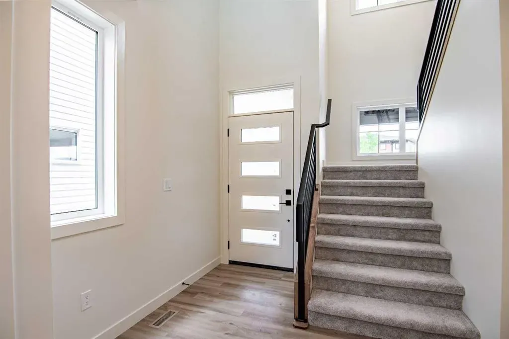 39 Eaton Crescent