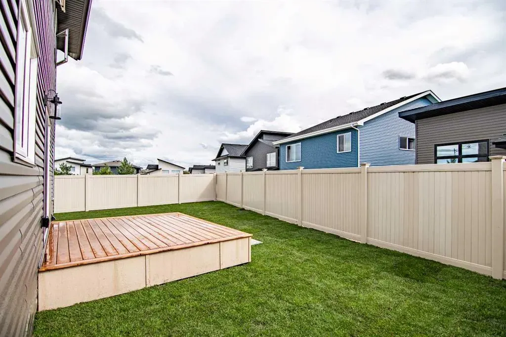 39 Eaton Crescent