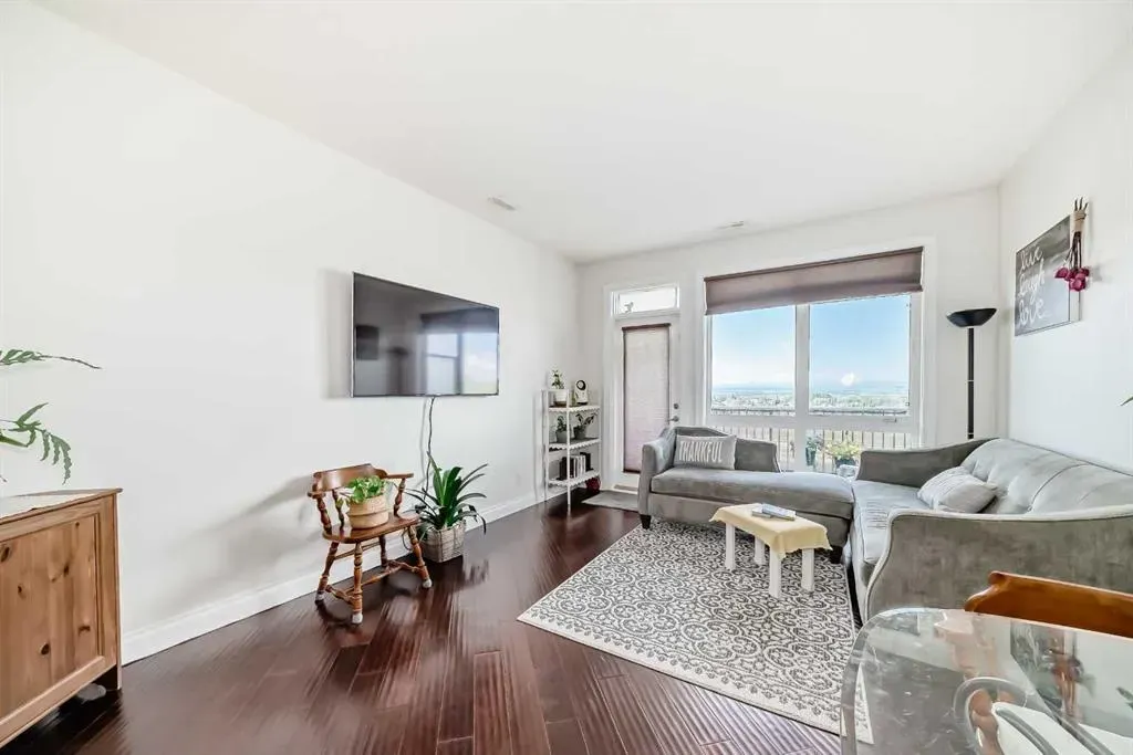 145 Rockyledge View NW, #11