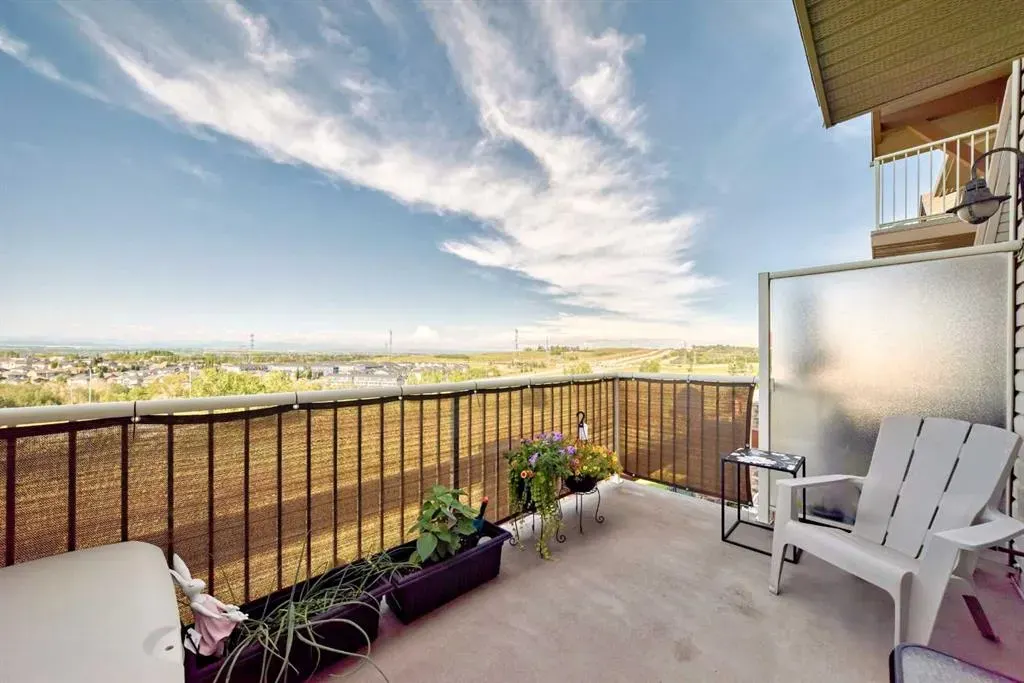 145 Rockyledge View NW, #11
