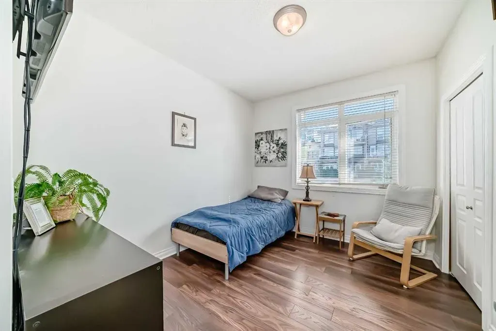 145 Rockyledge View NW, #11