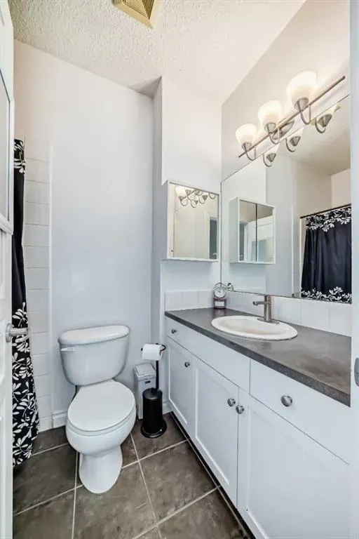 145 Rockyledge View NW, #11