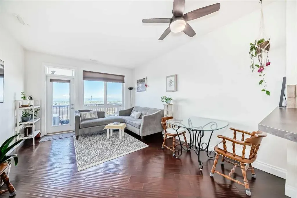 145 Rockyledge View NW, #11