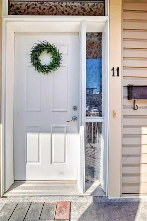 145 Rockyledge View NW, #11