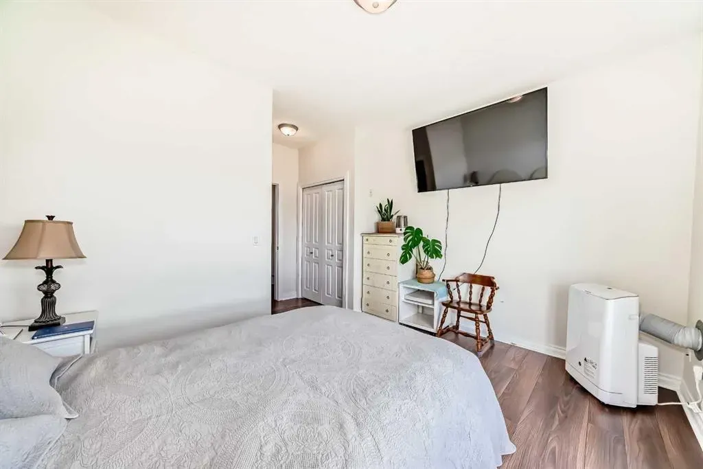 145 Rockyledge View NW, #11