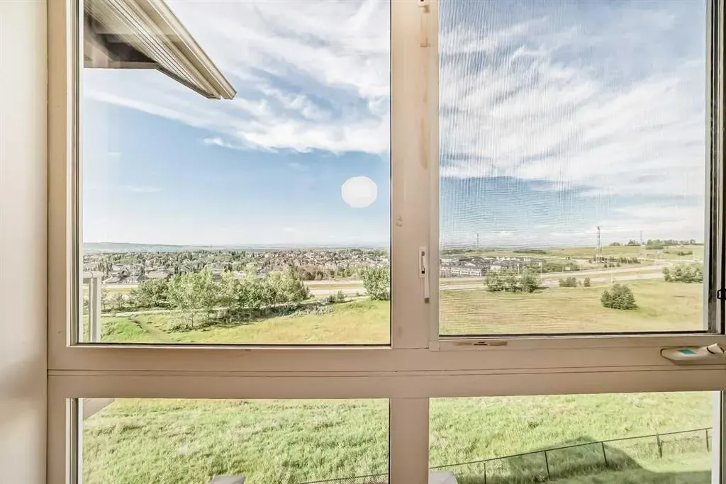 145 Rockyledge View NW, #11