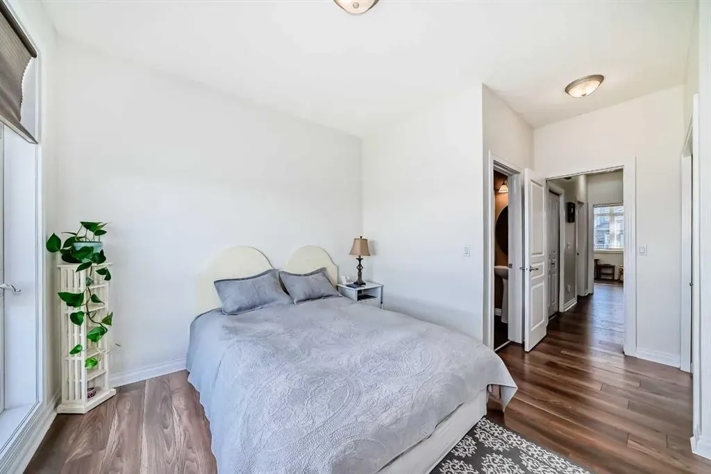 145 Rockyledge View NW, #11