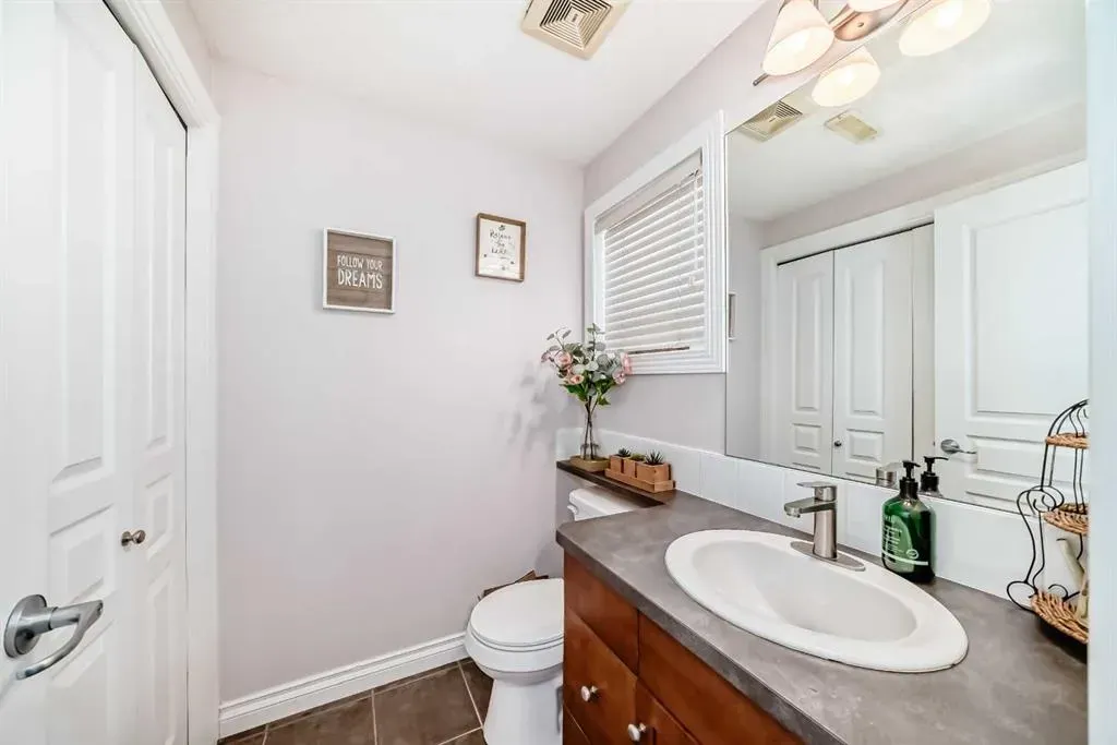 145 Rockyledge View NW, #11