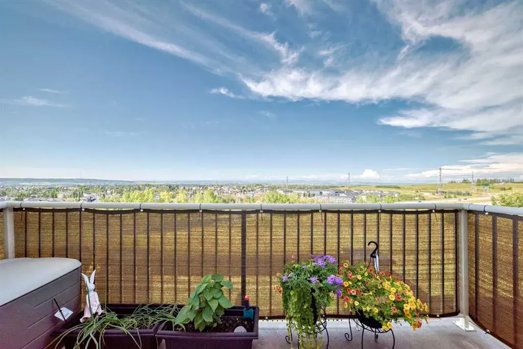 145 Rockyledge View NW, #11