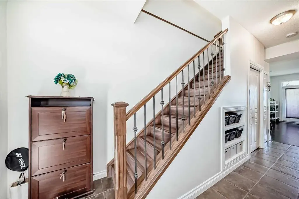 145 Rockyledge View NW, #11