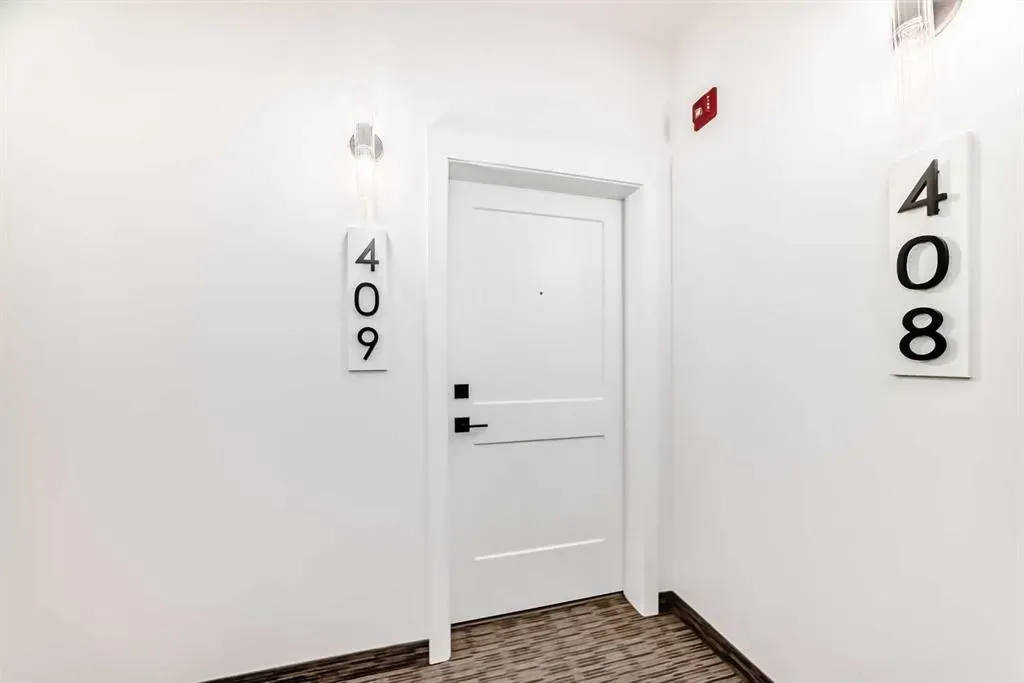 55 lucas Way NW, #2409