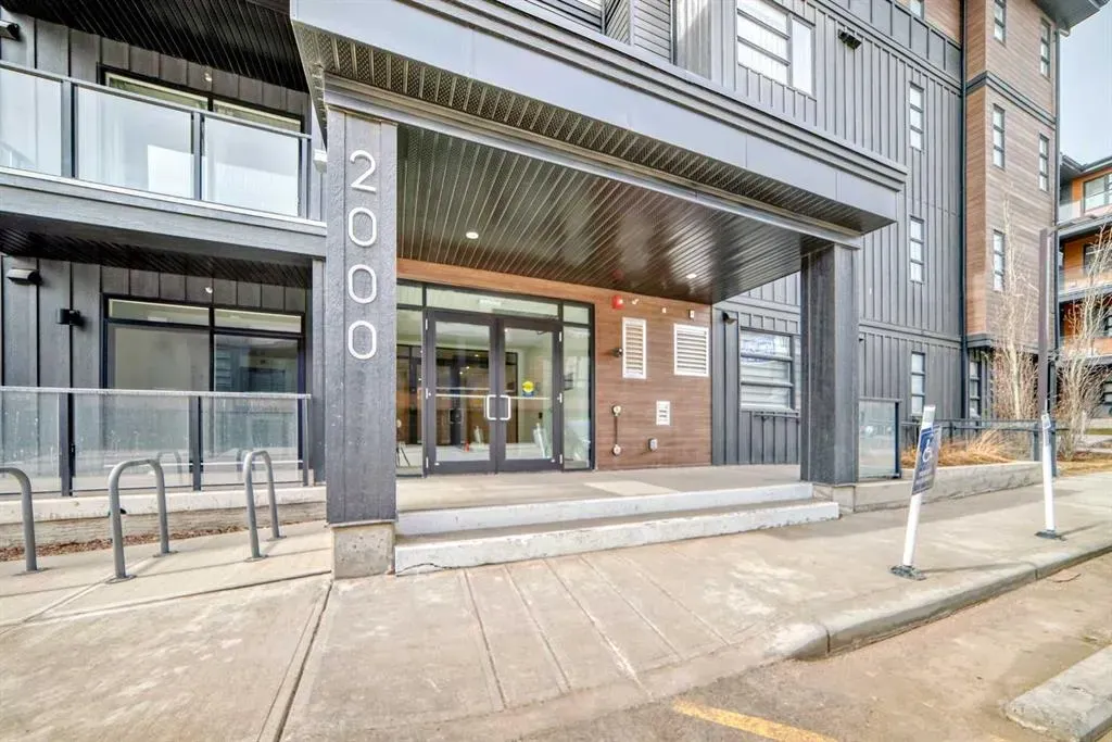 55 lucas Way NW, #2409