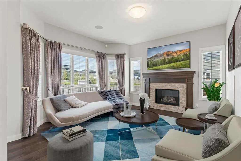 898 Evanston Drive NW