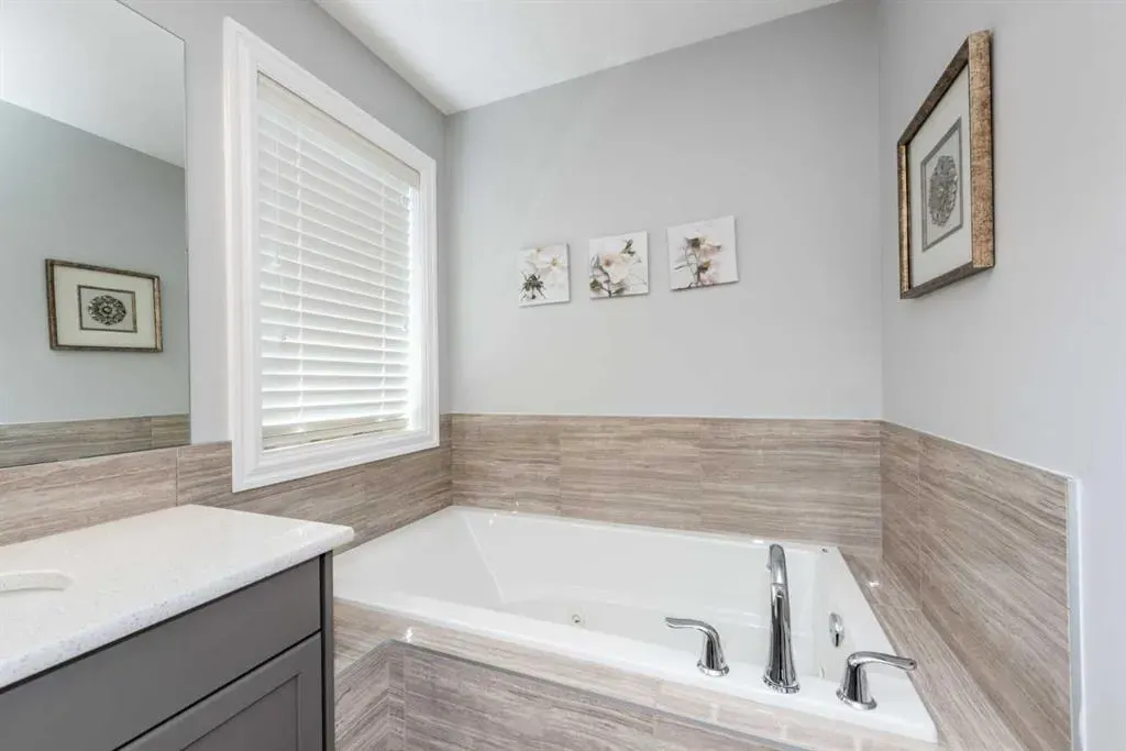 67 Auburn Sound Manor SE