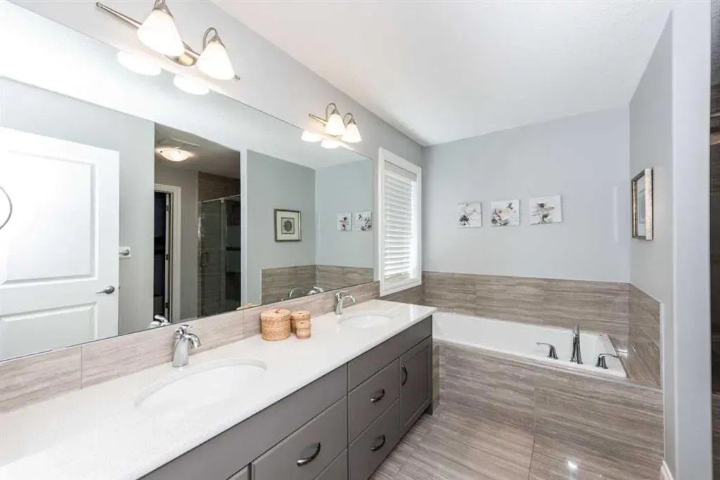 67 Auburn Sound Manor SE