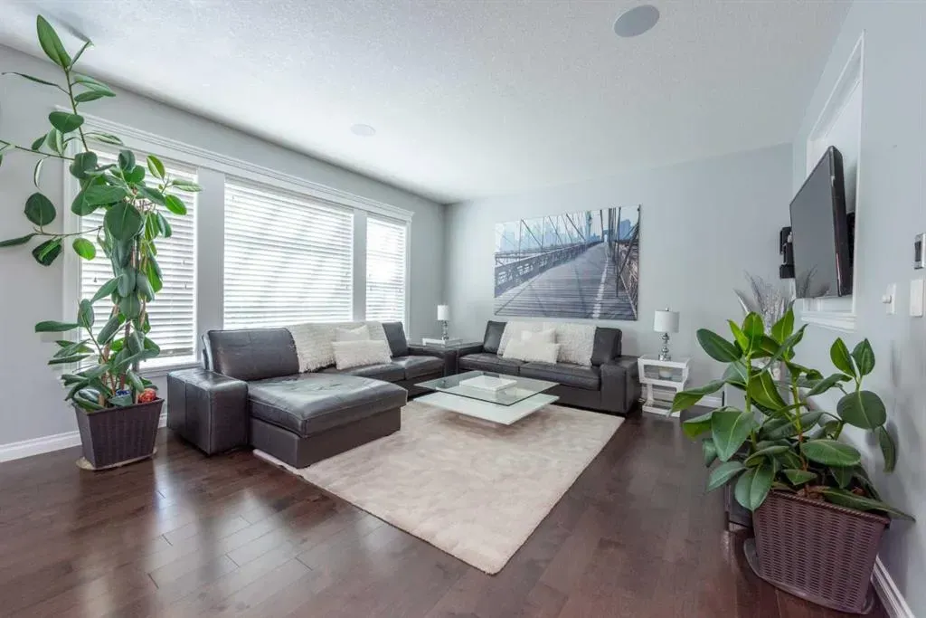 67 Auburn Sound Manor SE