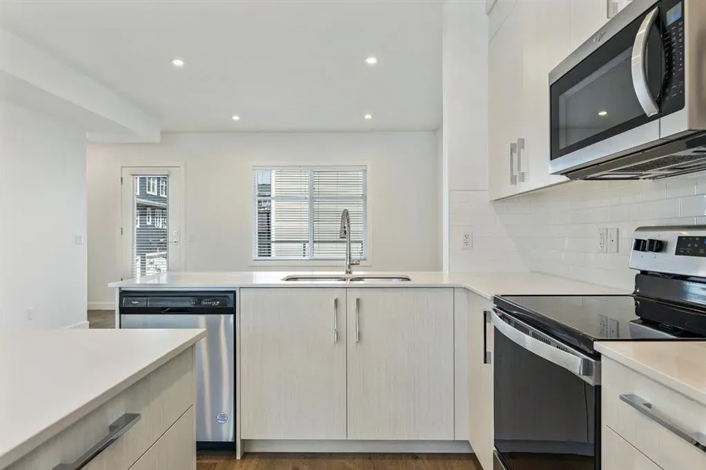 135 Belmont Passage SW, #402