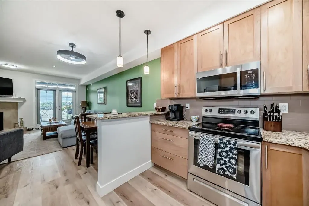 1005B Westmount Drive, #111