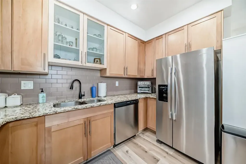 1005B Westmount Drive, #111
