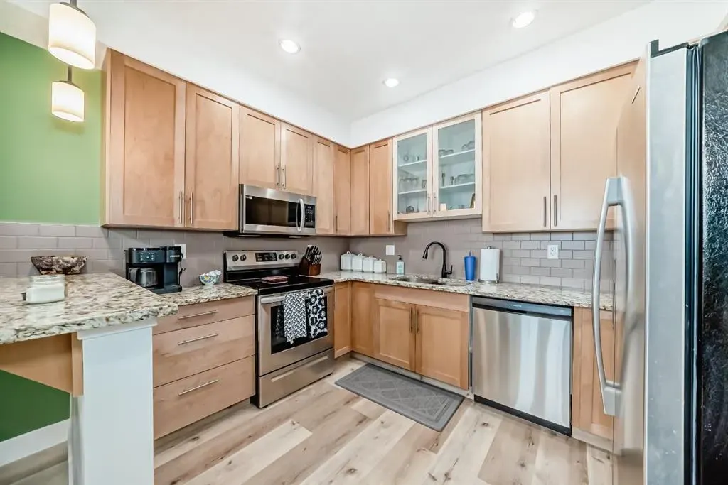 1005B Westmount Drive, #111