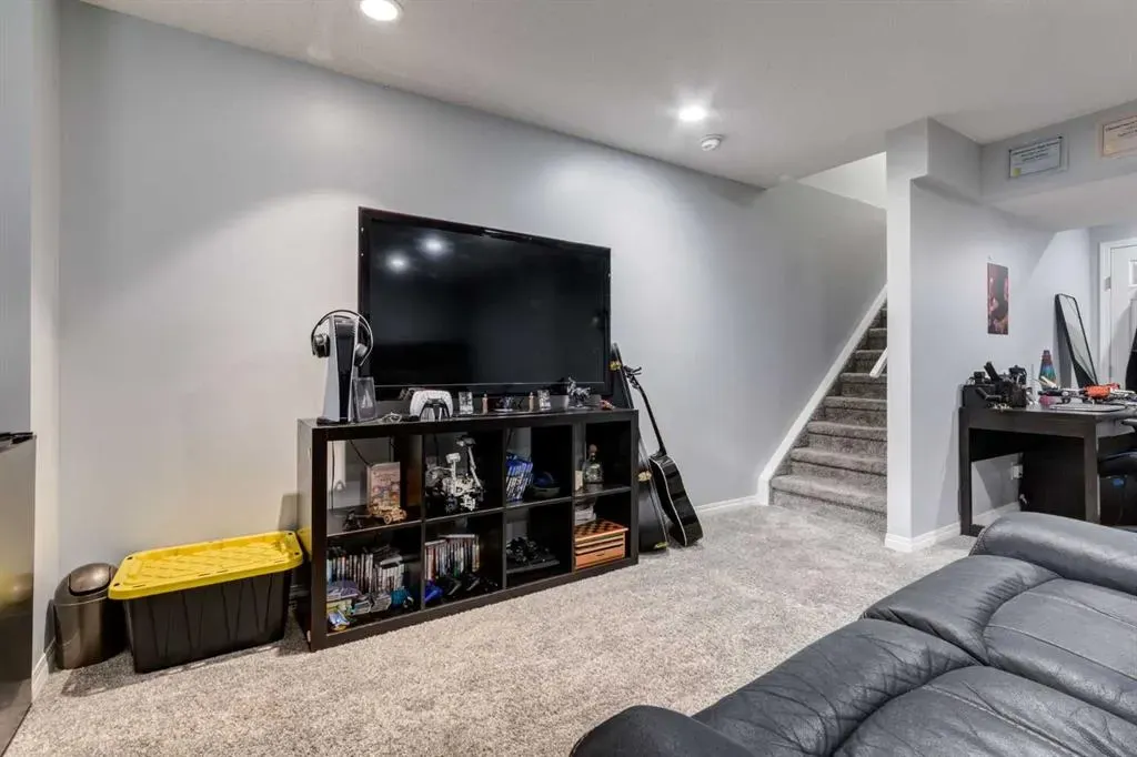14 Windford Crescent SW
