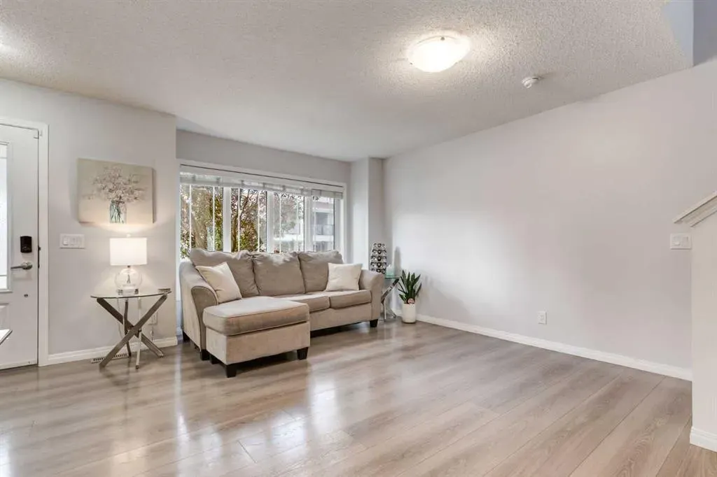 14 Windford Crescent SW