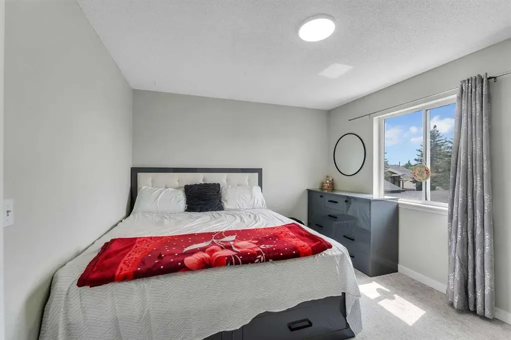 155 Taradale Drive NE