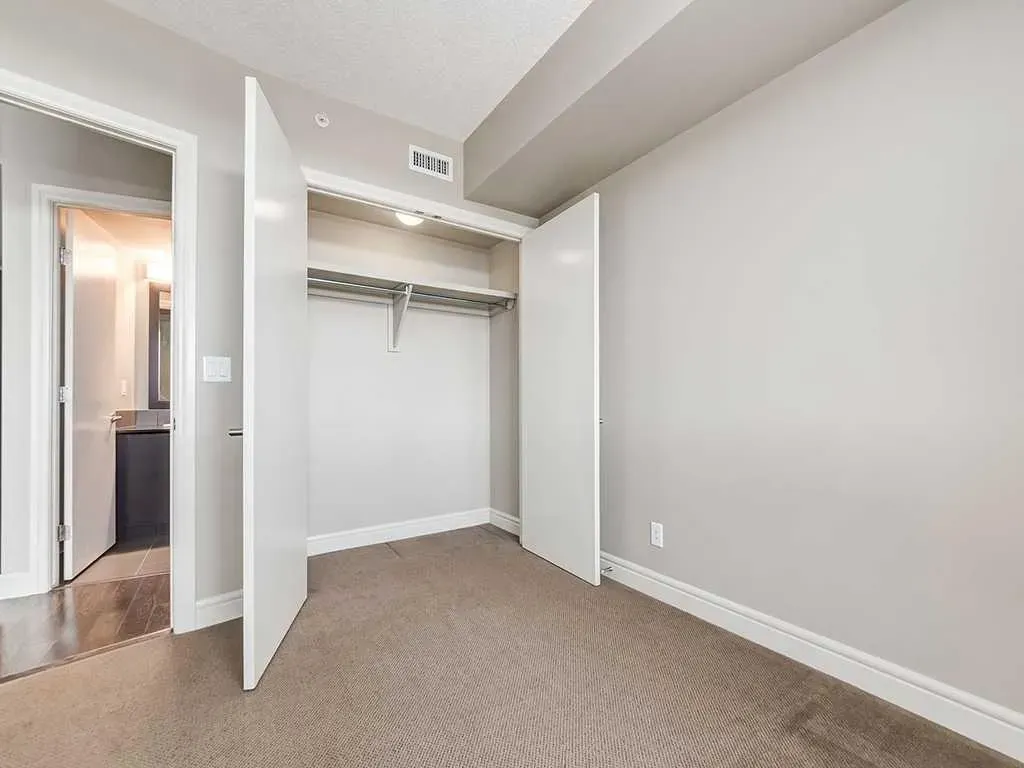 817 15 Avenue SW, #803