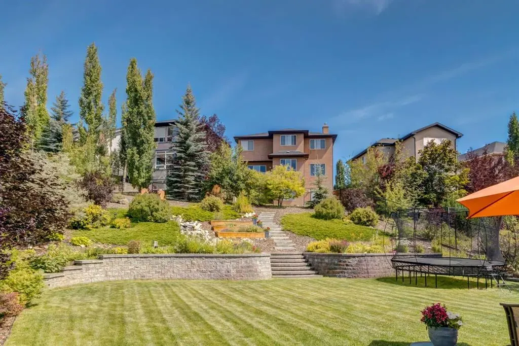 99 Aspen Stone Crescent SW