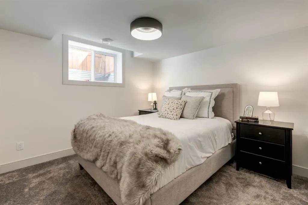 99 Aspen Stone Crescent SW