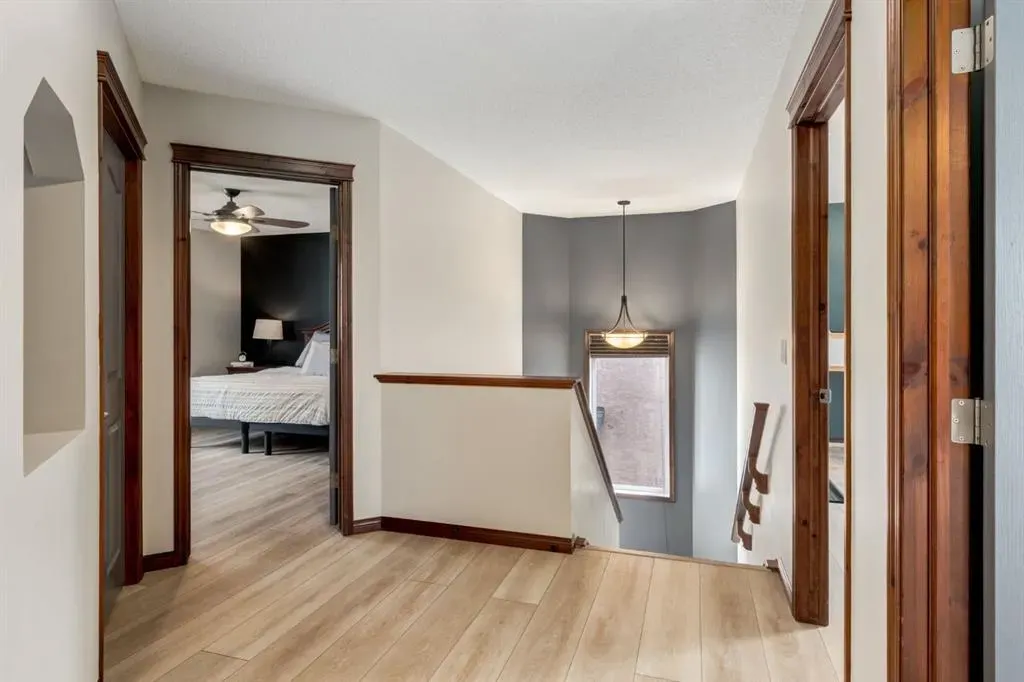 99 Aspen Stone Crescent SW