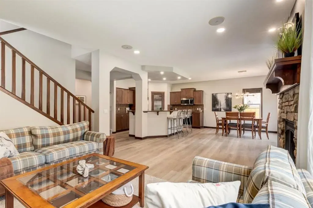 99 Aspen Stone Crescent SW