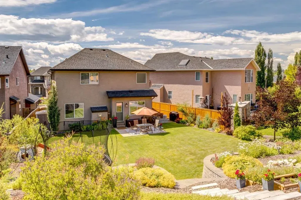 99 Aspen Stone Crescent SW