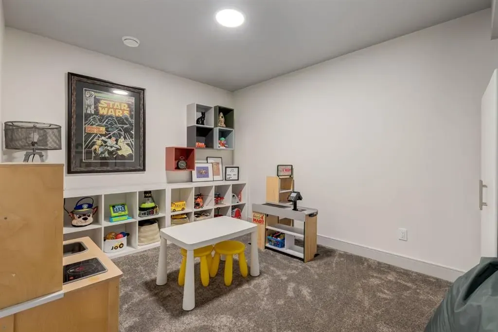 99 Aspen Stone Crescent SW